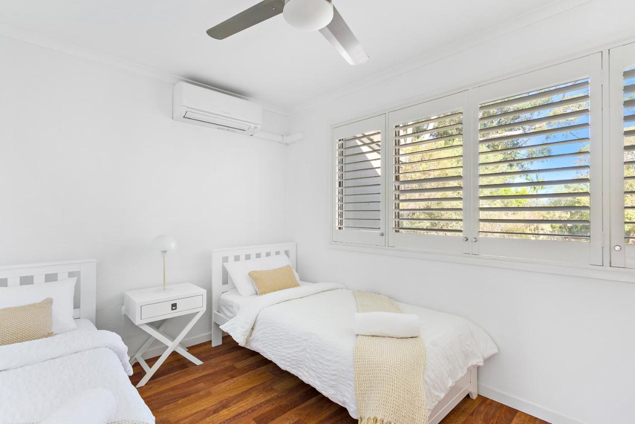 Stylish Townhouse, Private Courtyard Walk To Beach Noosaville Buitenkant foto